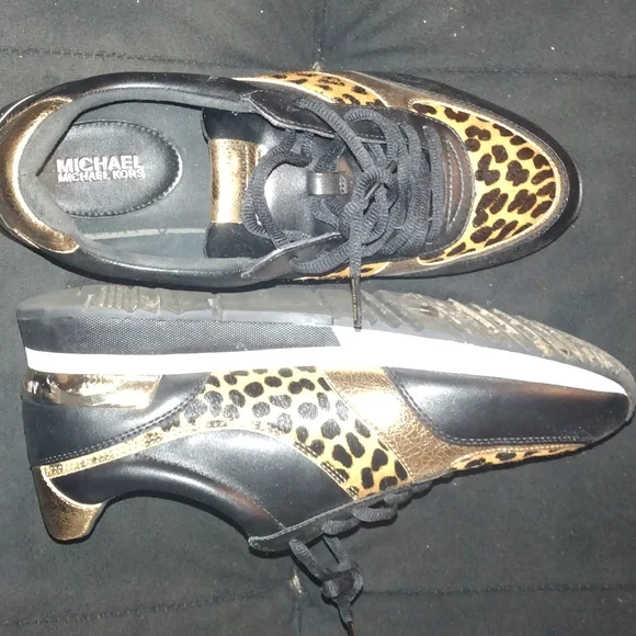 Leopard Print and Black Sneakers And Purse Combo - Picture 5 of 6